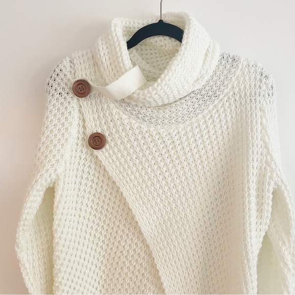 rain + rose Cowl neck Acrylic Knit Sweater with Button Detail Size Medium - Picture 7 of 8